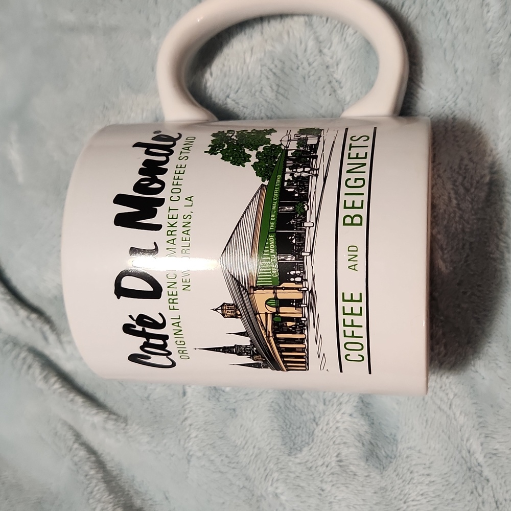Cafe du Monde coffee cup